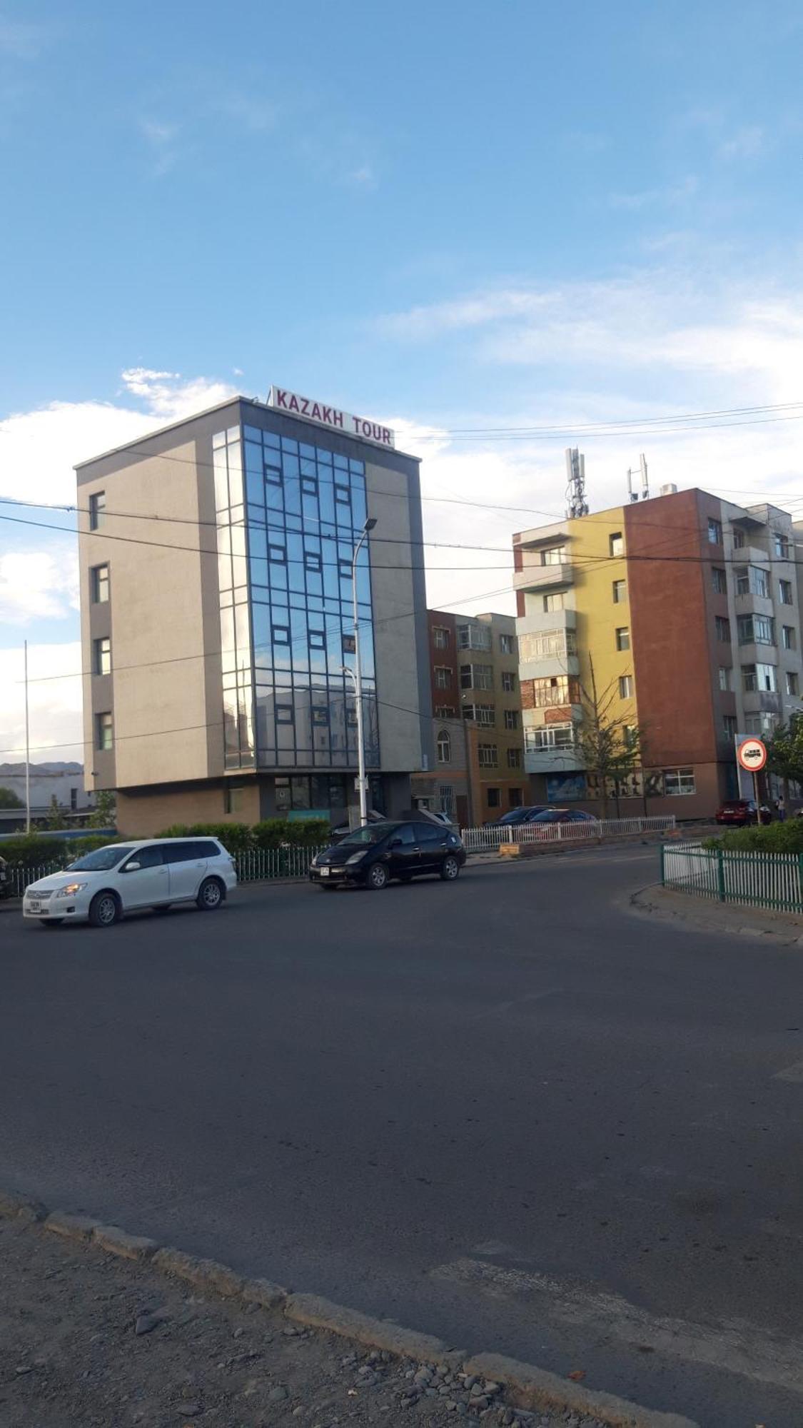 3 Rooms Apartment In The Centre Of Ulgii City Экстерьер фото